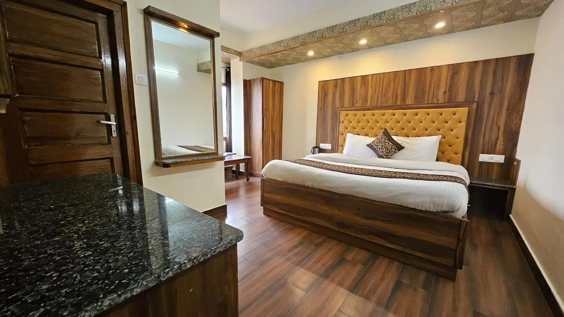 The New Pankaj-Newly Renovated-Near Mall Road- Free Pickup From Railway Station Simla Hotel Shimla