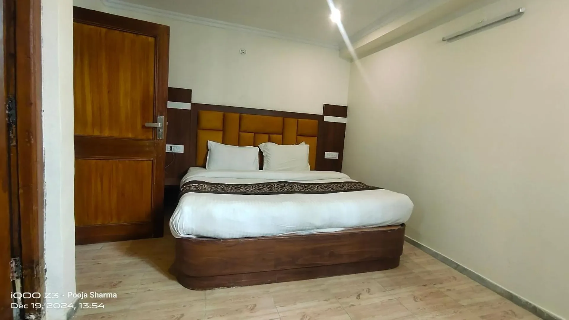 ** Hotel The New Pankaj-Newly Renovated-Near Mall Road- Free Pickup From Railway Station Simla India